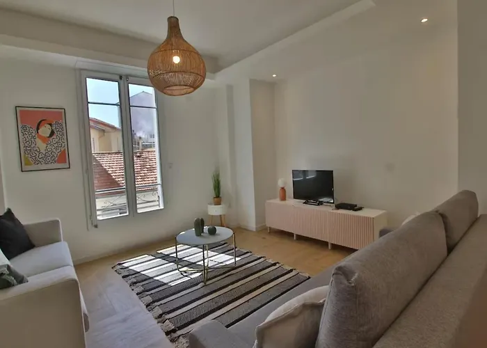 In Near Sandy Beaches Apartamento Antibes